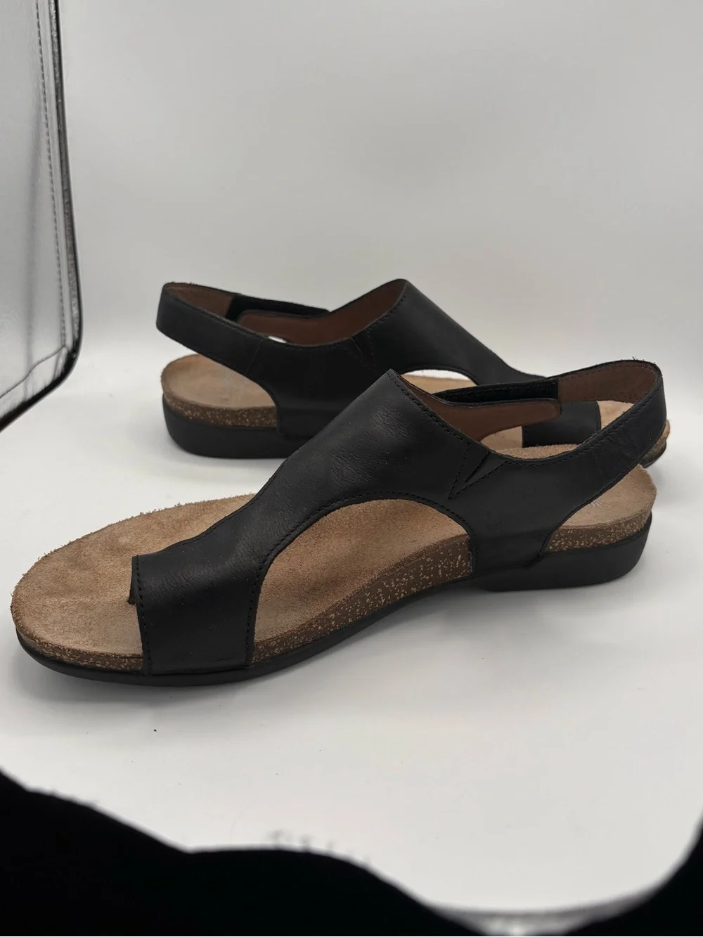 Dansko Reece Sandal Womens Size 8.5 Black Leather Thong Wedge Sandals Comfort